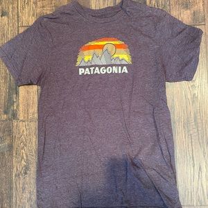 Patagonia Men’s short sleeved graphic tee medium